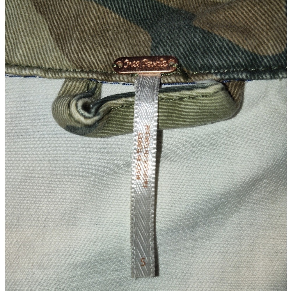 Free People Camo Denim‎ Jacket Cropped Raw Hem Camouflage Trucker Small Green - Picture 3 of 5